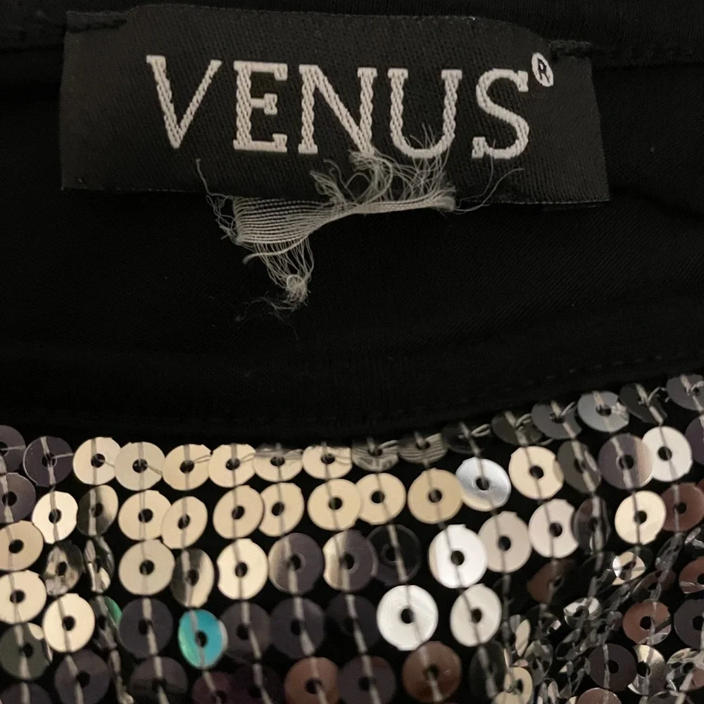 Venus top-size-see‎ description